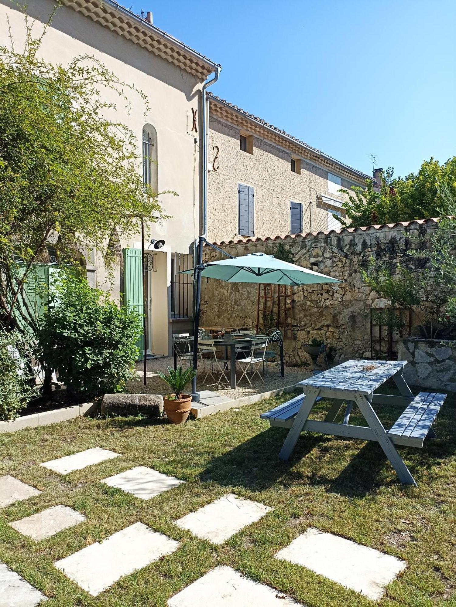 Maison Rosiris Pernes-les-Fontaines Exterior foto